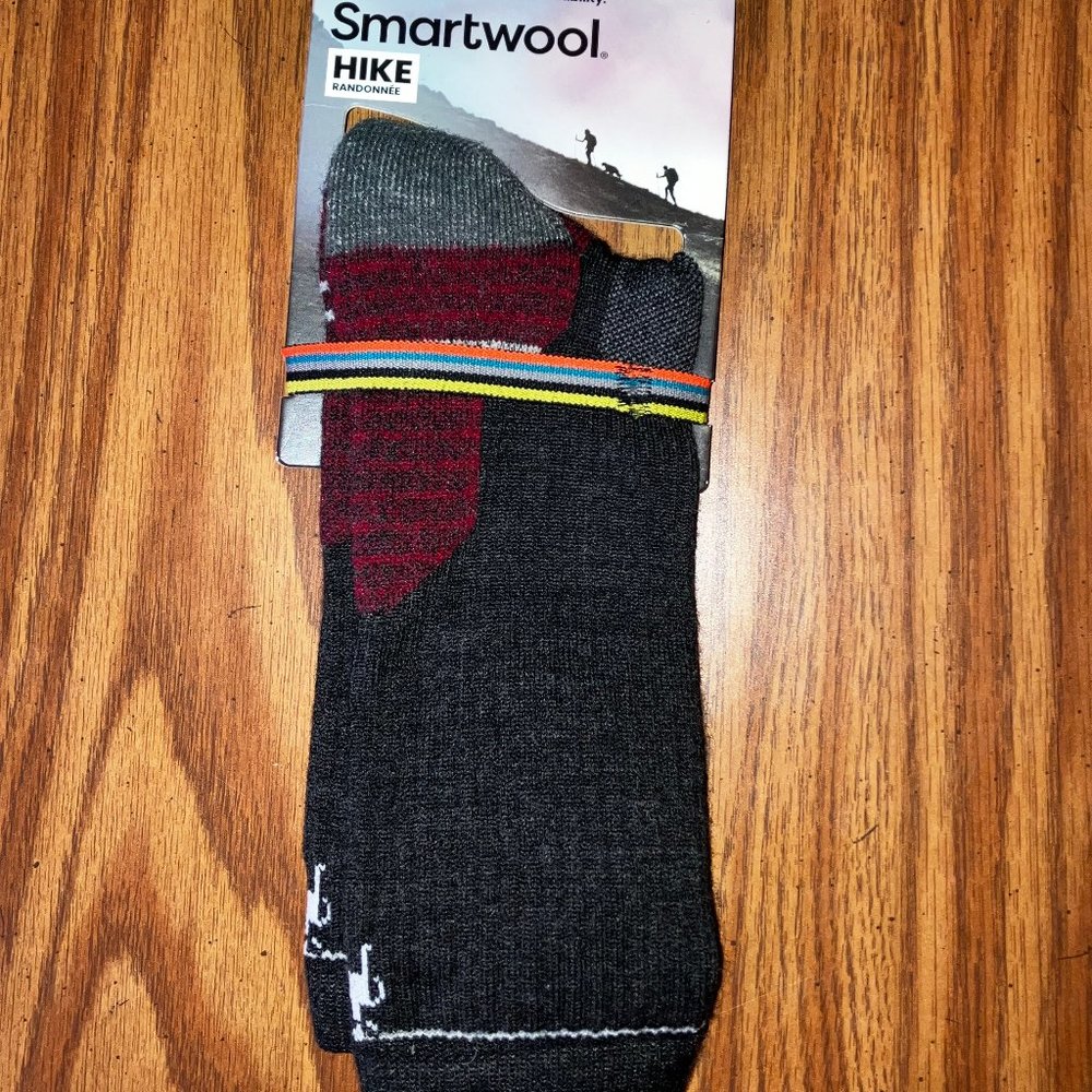 Smartwool Merino Wool Socks Unisex Large Hike Light Cushion Mid Crew Red/Black